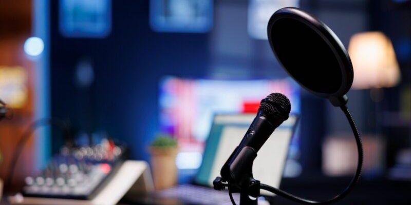 elearning-podcasts-that-are-a-must-listen-for-l&d-pros