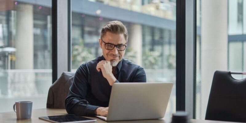 learning-in-the-flow:-how-daps-bring-the-70:20:10-model-to-life