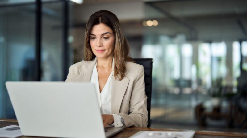 7-key-challenges-for-first-time-chros-and-the-role-of-elearning