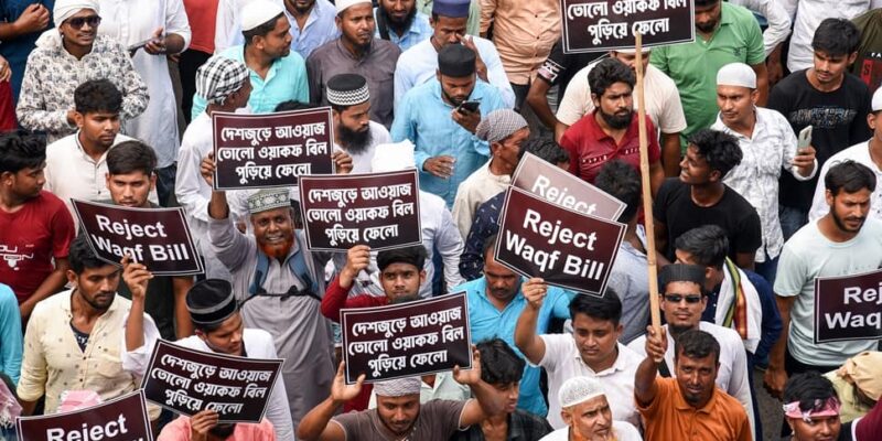 sc-takes-up-please-against-waqf-act-today;-threat-issued-to-bring-india-to-standstill