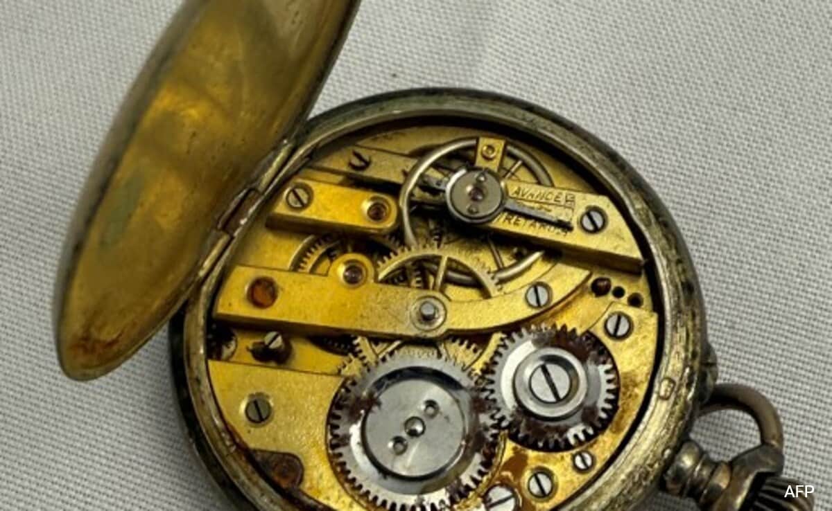 “frozen-in-time”:-pocket-watch-found-on-titanic-victim-to-go-on-sale-in-uk