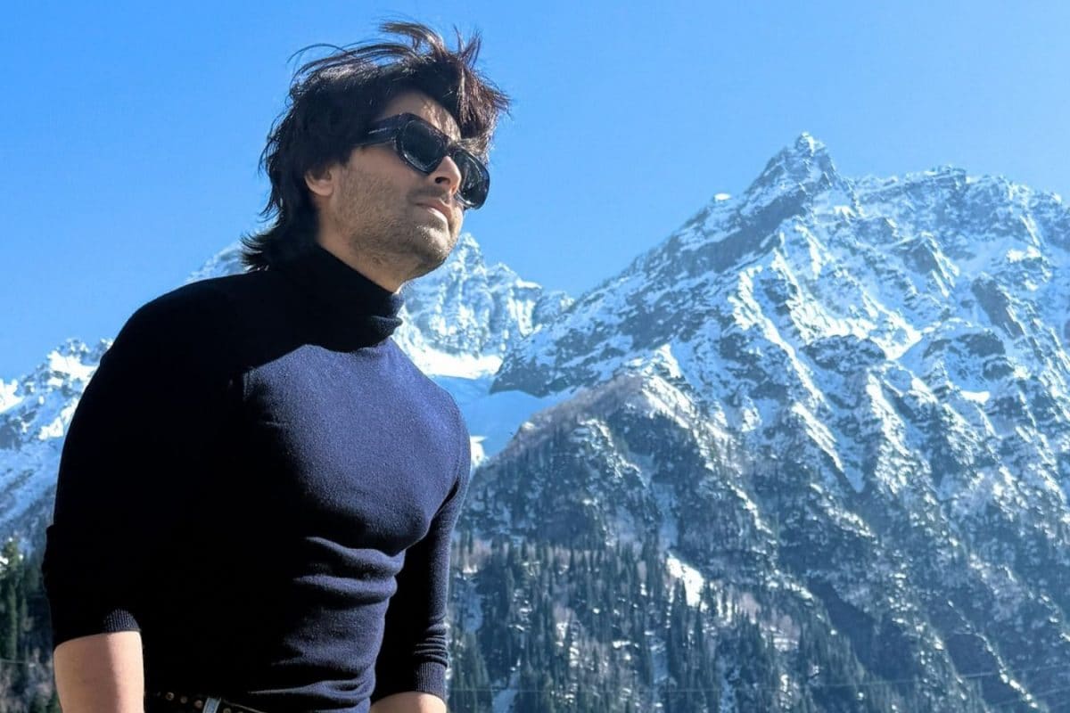 shoaib-ibrahim-is-having-this-much-fun-on-his-kashmir-getaway