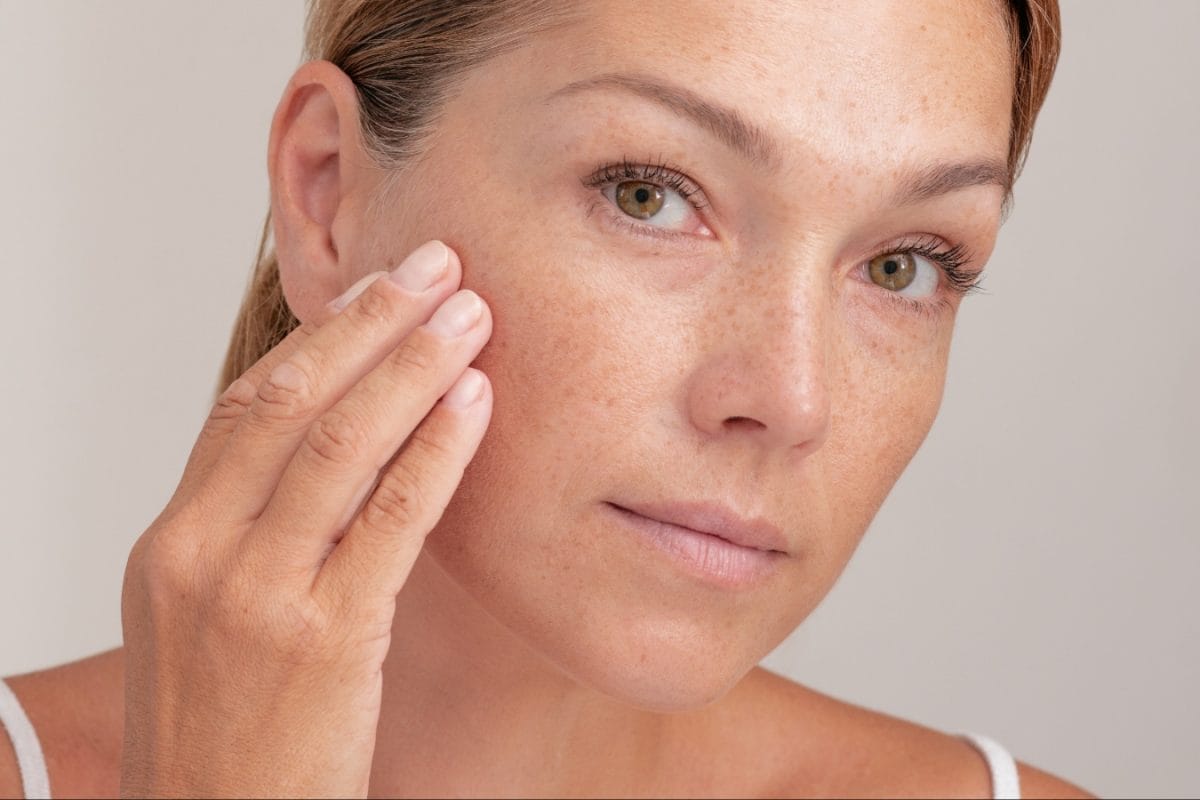 sweating-through-your-skincare?-experts-reveal-how-to-keep-your-skin-fresh-all-day