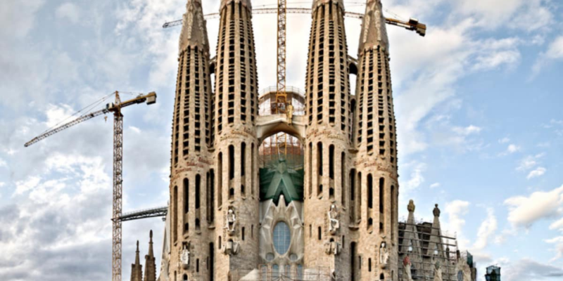barcelona’s-bold-move-to-tackle-overtourism-at-the-sagrada-familia