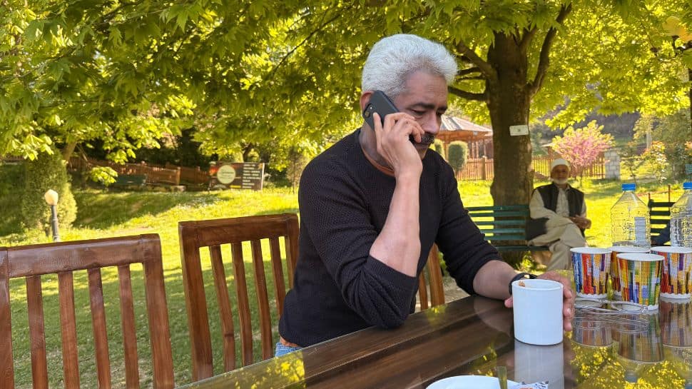 don’t-let-terrorists-win,-don’t-stop-visiting-kashmir:-atul-kulkarni