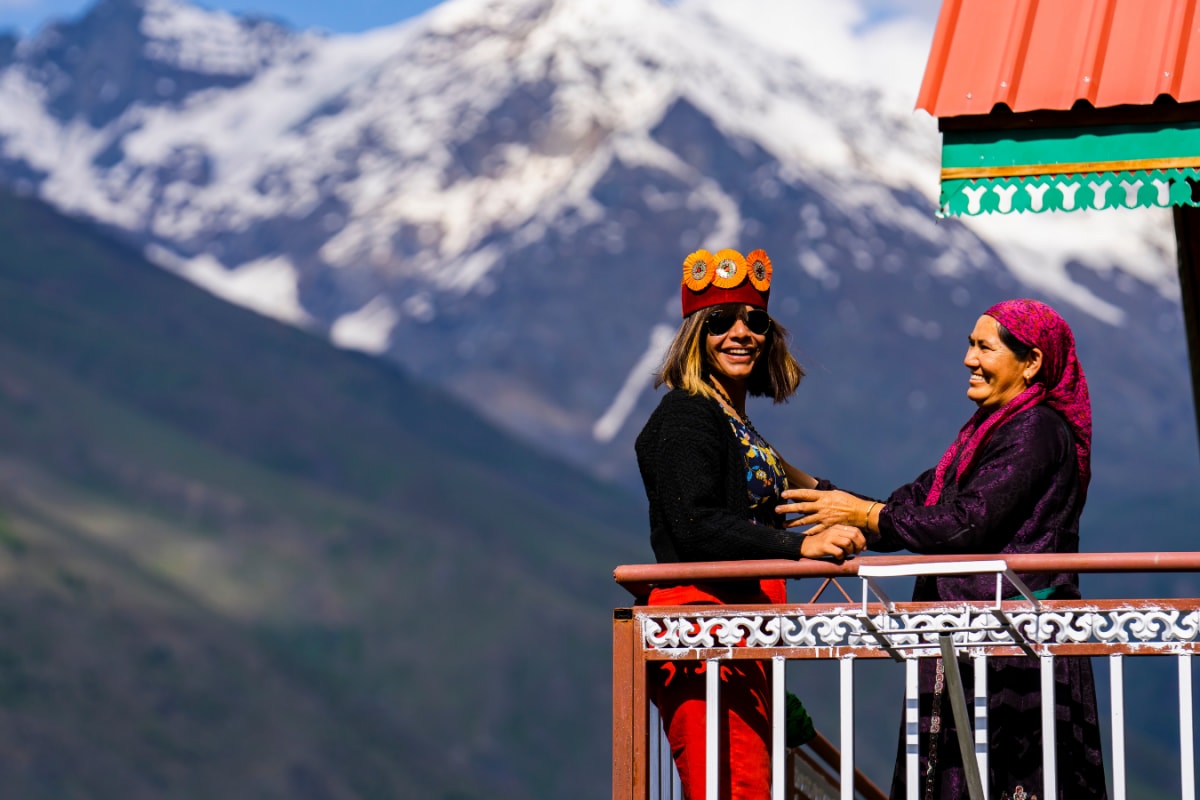 travel-2025:-what-do-you-discover-when-you-stay,-not-just-visit?
