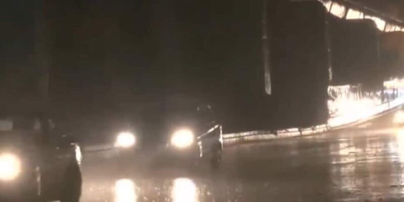 delhi-rains:-waterlogging-causes-traffic-snarls-as-heavy-showers-throw-normal-life-out-of-gear