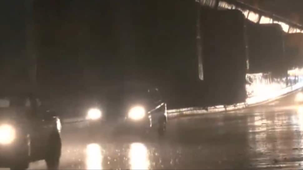 delhi-rains:-waterlogging-causes-traffic-snarls-as-heavy-showers-throw-normal-life-out-of-gear