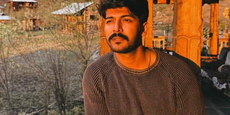 sheezan-khan-clarifies-virat-kohli’s-‘like’-fiasco,-blames-instagram-bugs