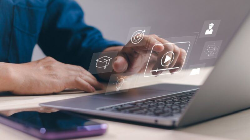 elearning:-more-than-just-a-screen
