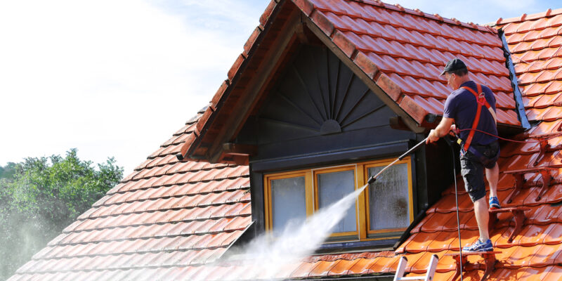 4-signs-it’s-time-to-clean-the-exterior-of-your-house