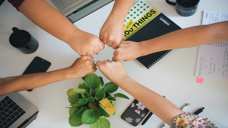 how-drata-scaled-upskilling-for-400+-remote-employees-with-collaborative-learning-academies