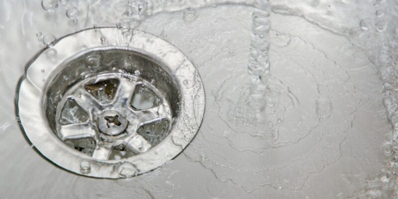 how-to-clean-a-garbage-disposal-the-right-way:-tips-for-a-fresh,-odor-free-kitchen