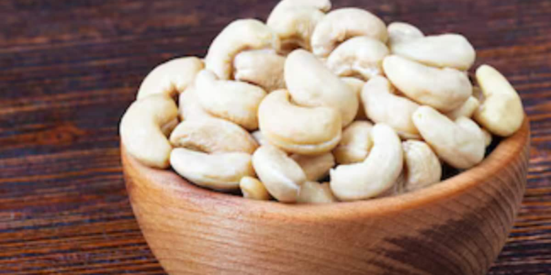 eating-cashews-in-the-summer?-it-might-be-doing-more-harm-than-good