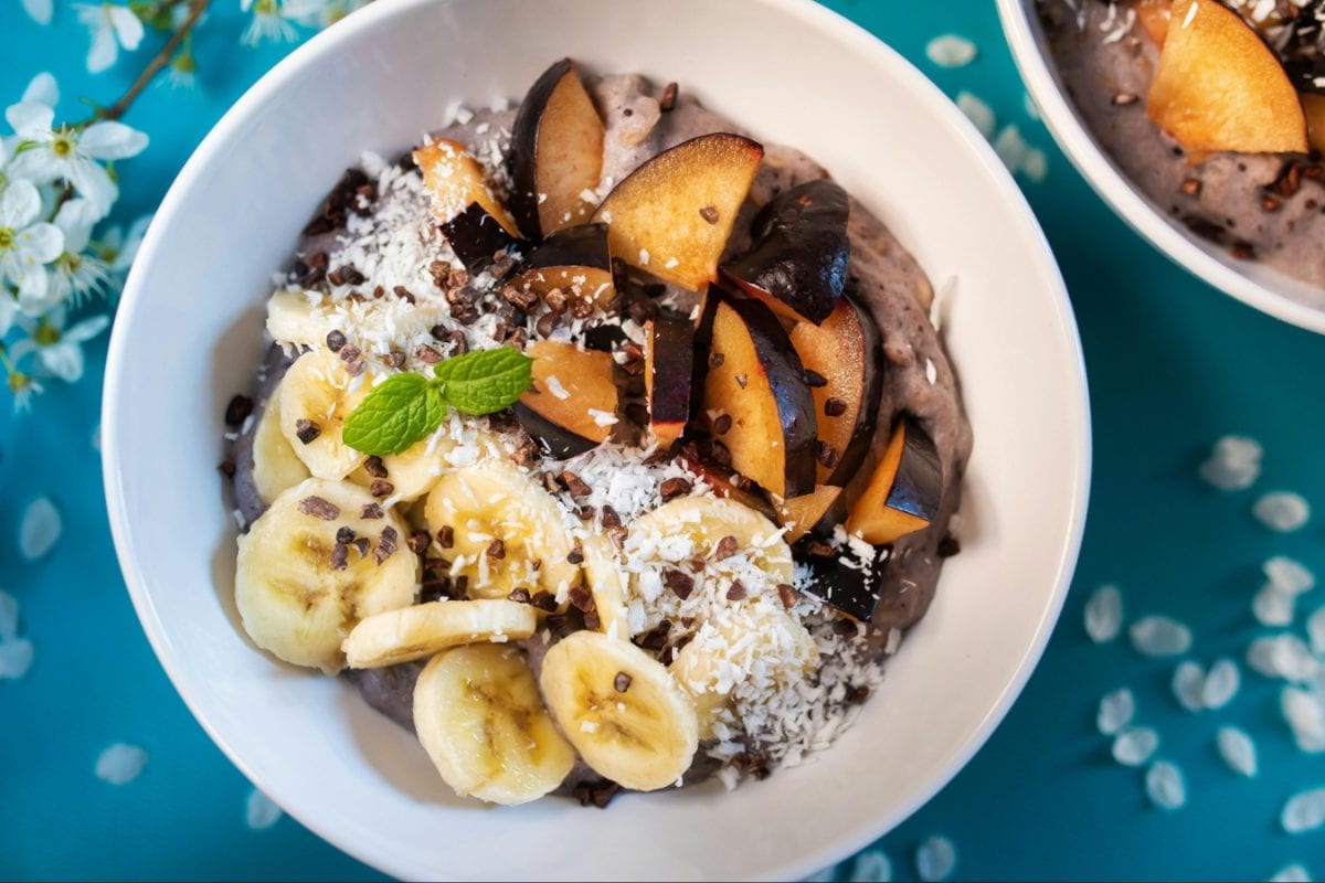 healthy-indulgence:-how-to-build-the-perfect-instagram-worthy-smoothie-bowl