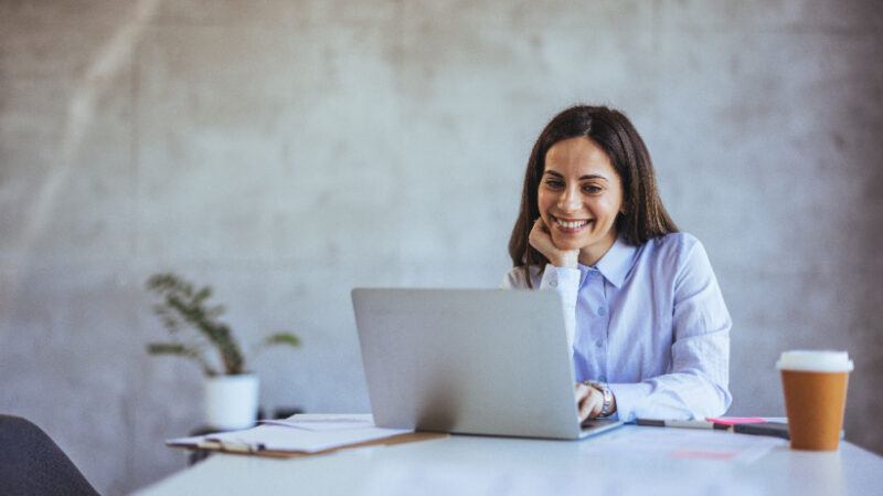 no-code-and-ai:-how-l&d-teams-are-building-self-learning-training-ecosystems