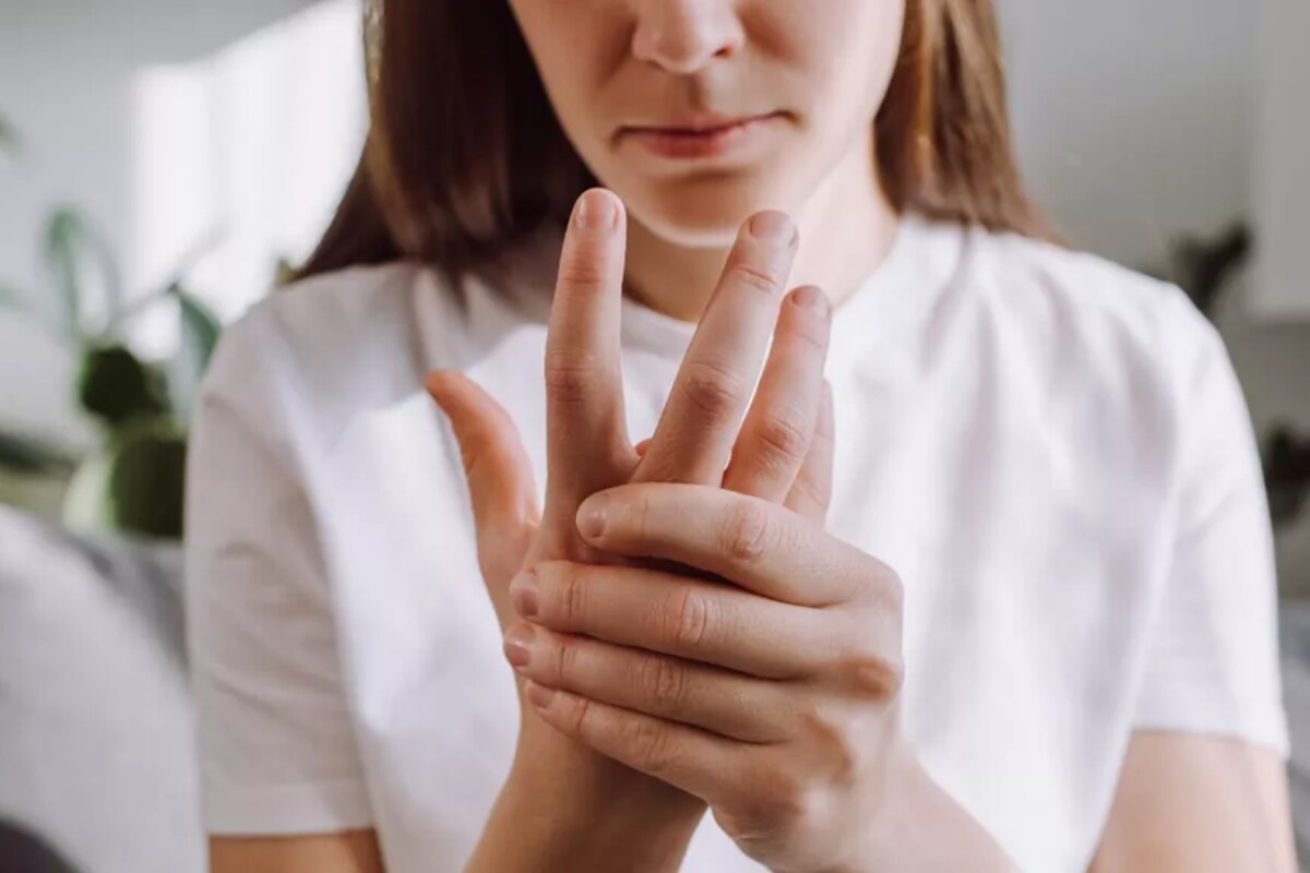 autoimmune-diseases-in-women:-why-they’re-more-common-and-what-are-the-early-signs?