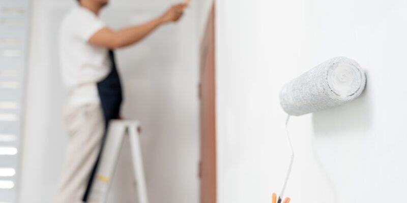 should-i-repaint-my-house-before-selling?-pros-and-cons-for-maximum-roi