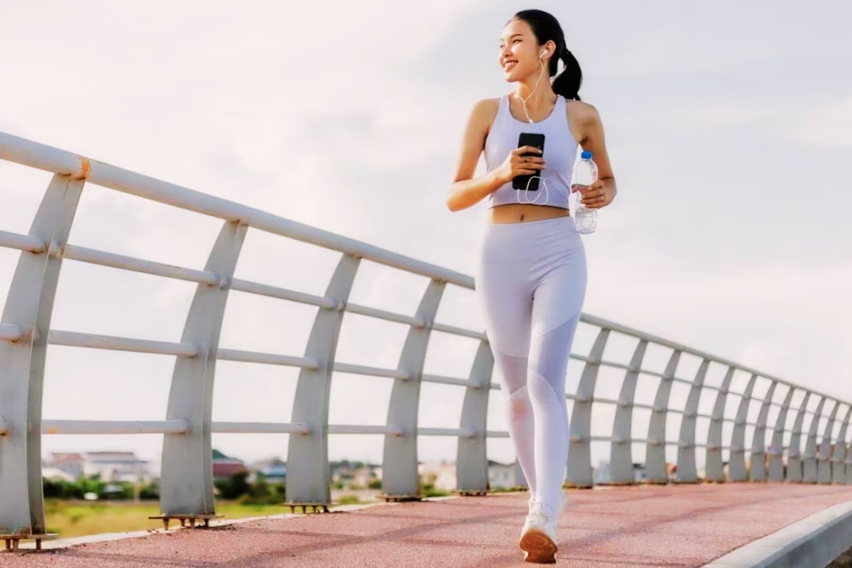 here’s-how-your-body-transforms-when-you-start-walking-10k-steps-a-day-for-a-month