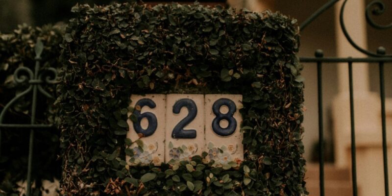 home-numerology:-how-to-calculate-your-house-number-and-what-it-reveals-about-your-space