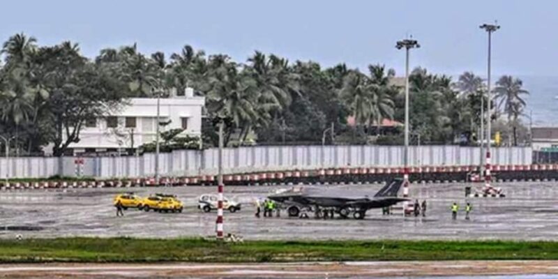 british-f-35-fighter-jet-makes-emergency-landing-in-india-after…indian-ocean…