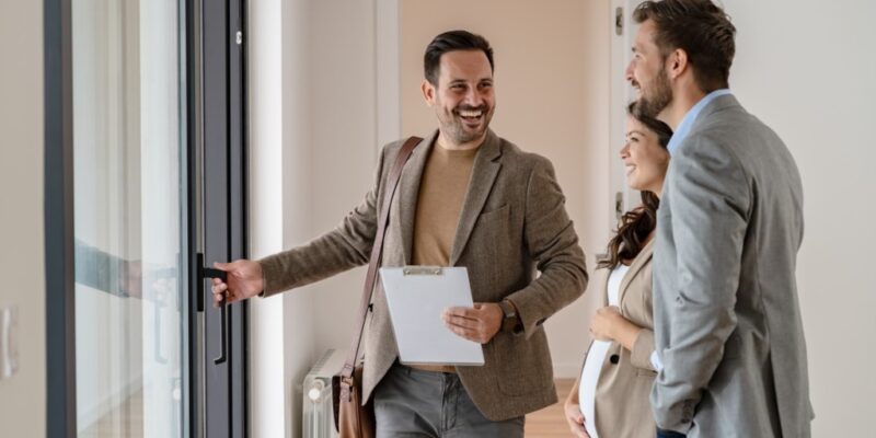 how-many-houses-do-people-look-at-before-buying-and-when-to-make-an-offer