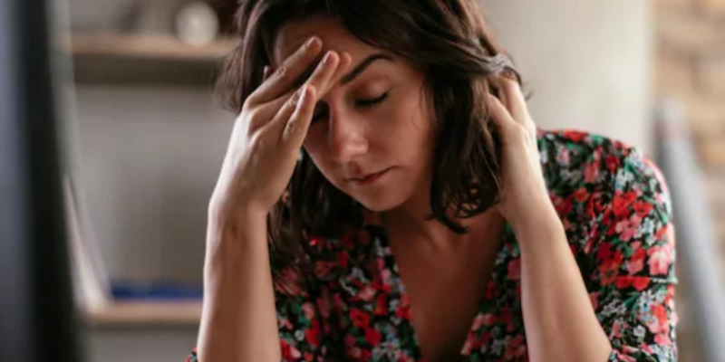 feeling-worn-out-at-work?-know-about-new-workplace-trend-quiet-cracking