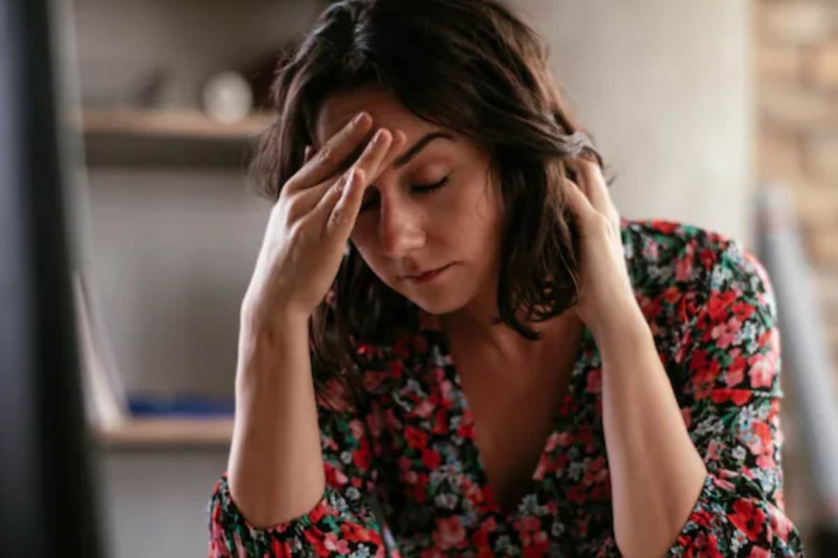 feeling-worn-out-at-work?-know-about-new-workplace-trend-quiet-cracking