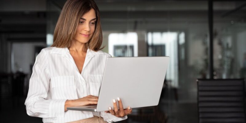 does-the-seller-have-to-be-present-at-closing?-here’s-what-you-need-to-know