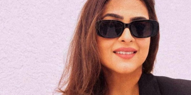‘keep-flying’:-shilpa-shirodkar-pens-heartfelt-note-on-daughter’s-graduation